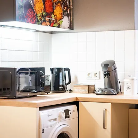 Stilvolle Xxl-ferienwohnung Fuer 9 Gaeste-148qm,4 Schlafzimmer,2 Parkplaetze Магдебург