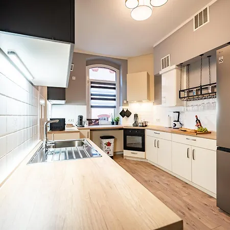 Apartment Stilvolle Xxl-ferienwohnung Fuer 9 Gaeste-148qm,4 Schlafzimmer,2 Parkplaetze