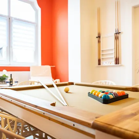Stilvolle Xxl-Ferienwohnung Mit Billard Und 2 Parkplaetzen 马格德堡