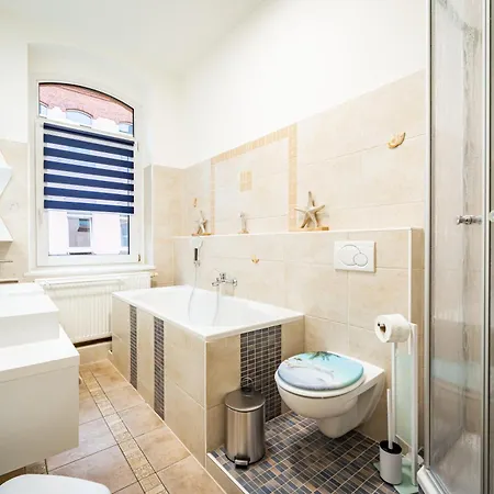 Stilvolle Xxl-ferienwohnung Fuer 9 Gaeste-148qm,4 Schlafzimmer,2 Parkplaetze *