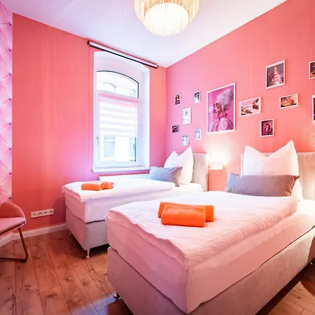 Stilvolle Xxl-ferienwohnung Fuer 9 Gaeste-148qm,4 Schlafzimmer,2 Parkplaetze * Magdeburg