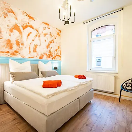 Stilvolle Xxl-ferienwohnung Fuer 9 Gaeste-148qm,4 Schlafzimmer,2 Parkplaetze Apartment *