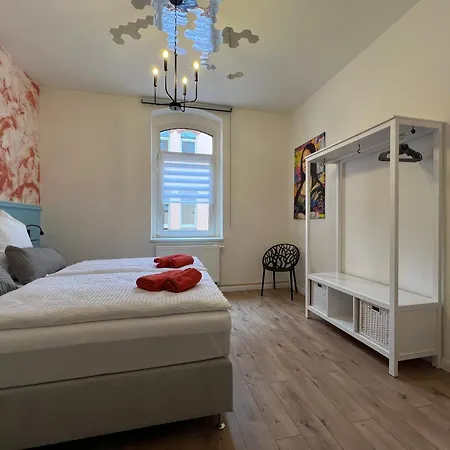 Apartment Stilvolle Xxl-ferienwohnung Fuer 9 Gaeste-148qm,4 Schlafzimmer,2 Parkplaetze *