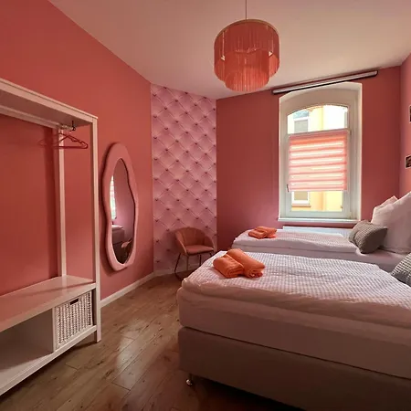 Apartment Stilvolle Xxl-ferienwohnung Fuer 9 Gaeste-148qm,4 Schlafzimmer,2 Parkplaetze *
